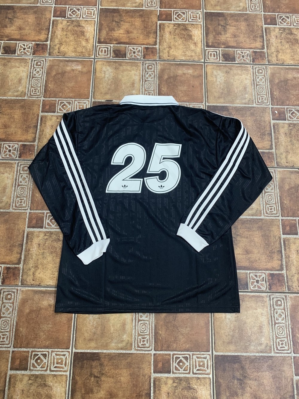 adidas Originals Oasis 2025 World Tour Long Sleeve Crewneck Jersey Size M - Picture 4 of 4